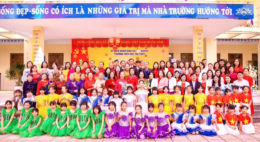 Ảnh tập thể 25-26 chào mừng 20-11-2025